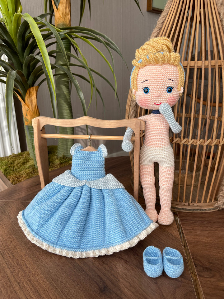Crochet Cinderella Doll