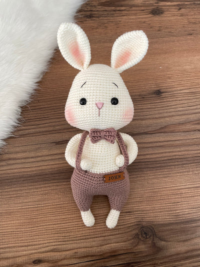 Handmade mink color bunny rabbit couple toy, crocheted with amigurumi technique, personalized with names on leather labels, perfect for gifts and decor.