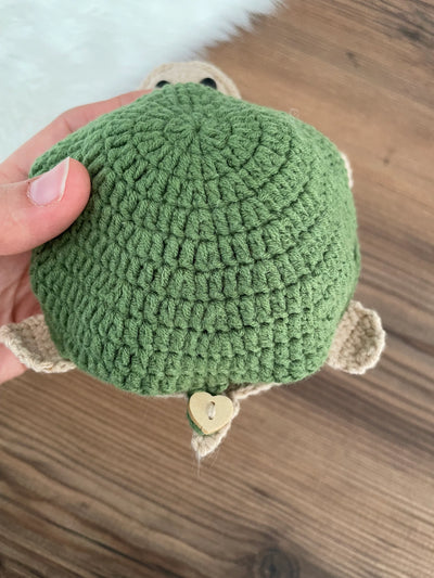 Handmade crochet turtle matching colors toy and memory game set. Includes a large turtle and small color-matching pieces for educational play. Customizable with a name on a leather label.